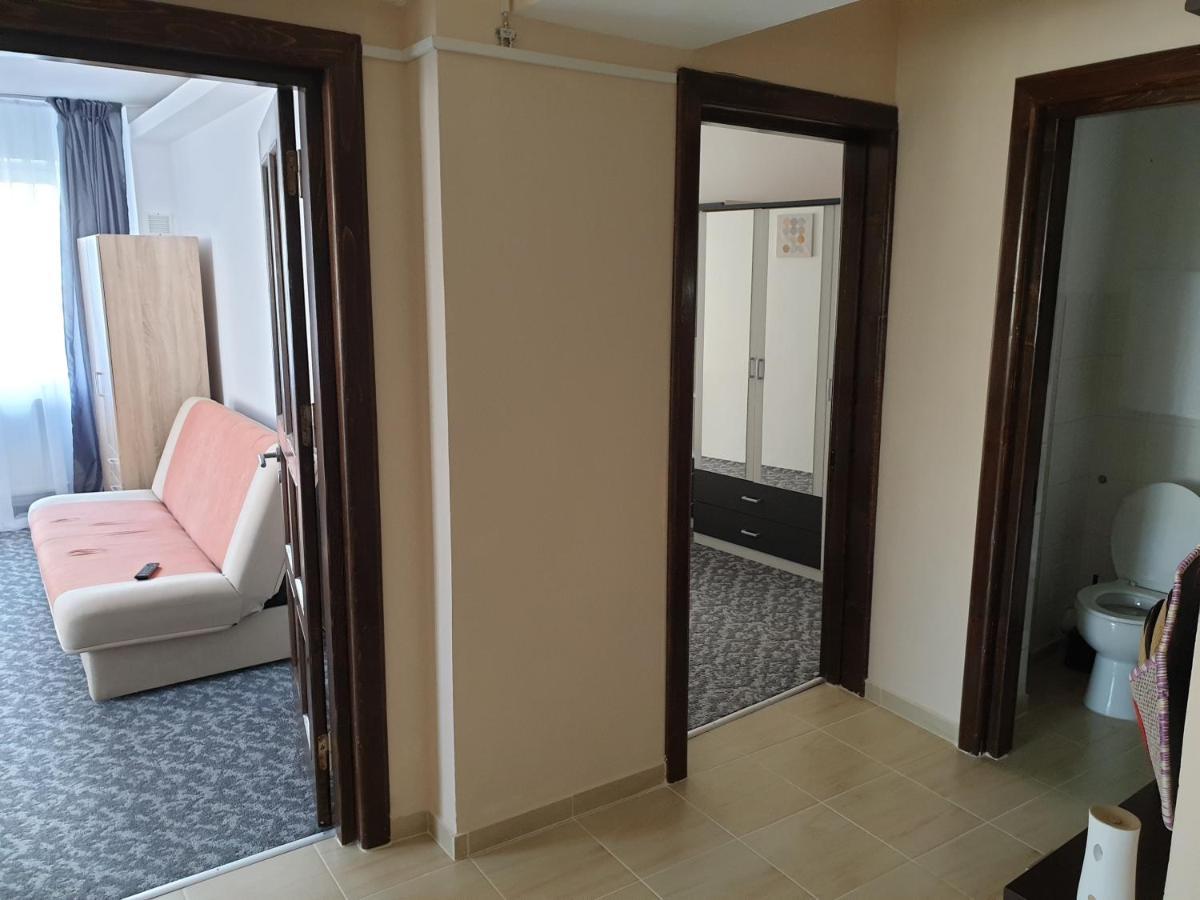 Hosthea Apartment *