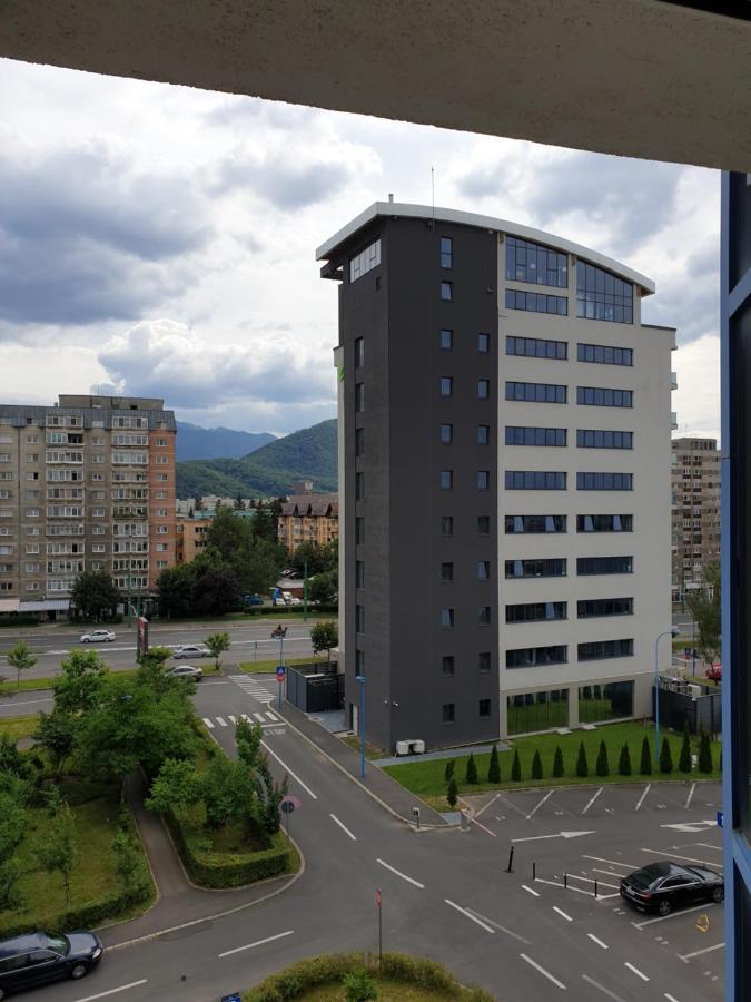 Hosthea Apartment *